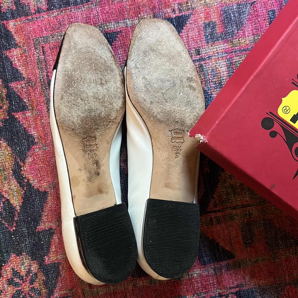 Van Eli White Leather Flats W/ Black Patent Leather W/ Box Size 9.5 Slim - Picture 8 of 10